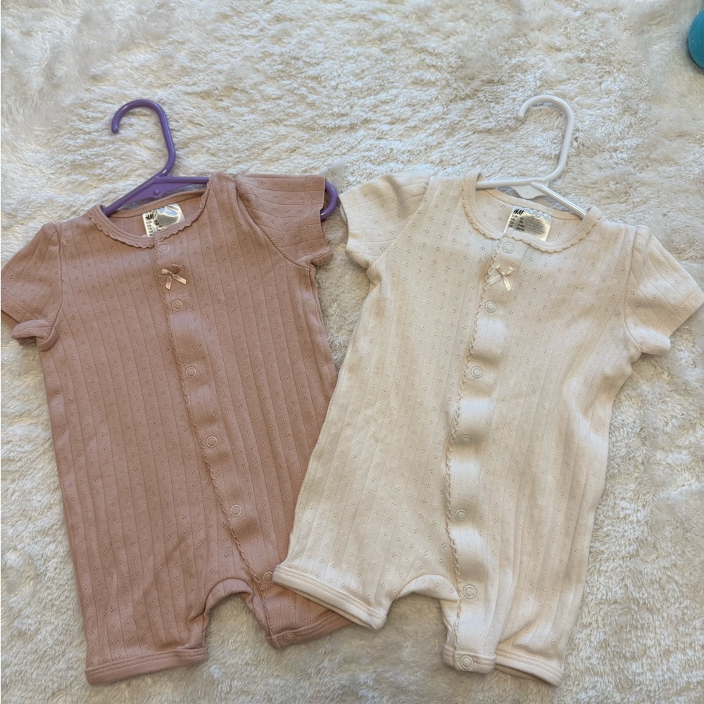 H&M Short-Sleeve Ribbed One-Piece Bodysuits in Mauve and Cream